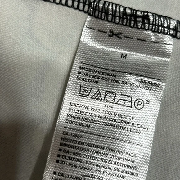 PRICE DROP! Beautiful Black and Floral Print women’s stretch pencil skirt - Picture 5 of 5